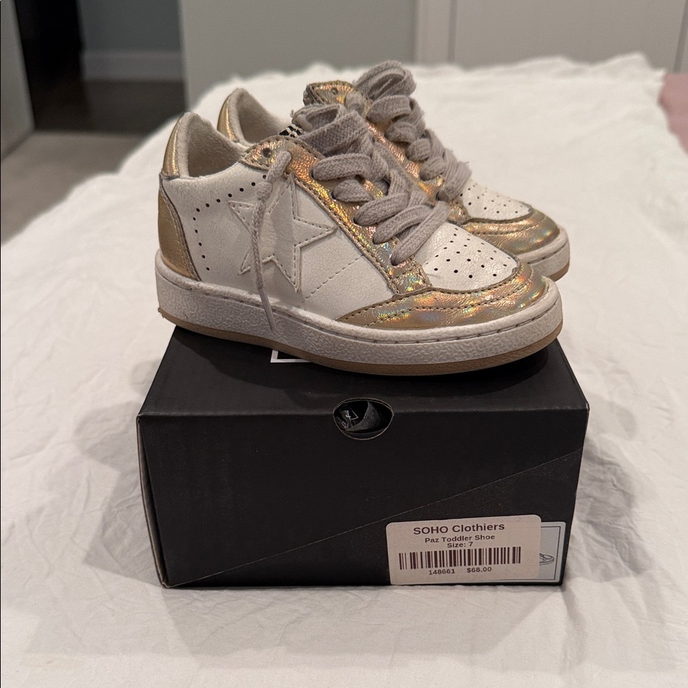 ShuShop Kids Metallic Gold and White Star Sneakers